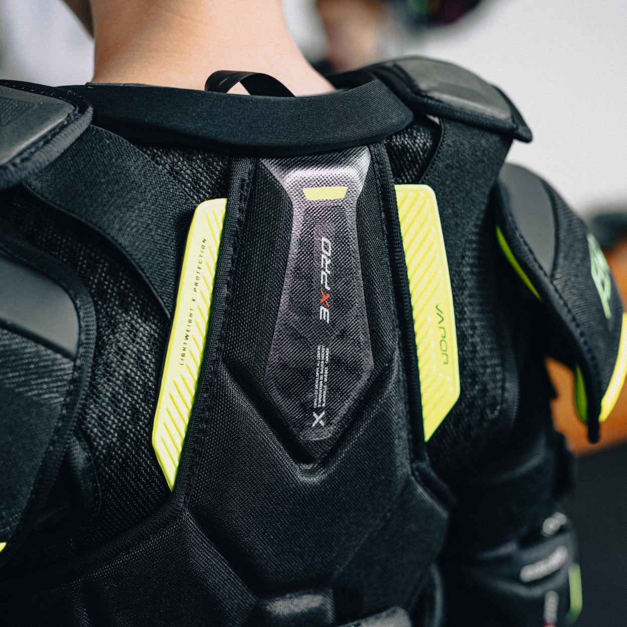 VAPOR 3X PRO SHOULDER PAD  JUNIOR